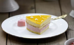 <b>西安蛋糕培训学校-草莓芒果慕斯</b>