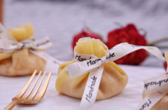 <b>新春草莓福袋，春节串门的颜值担当！</b>