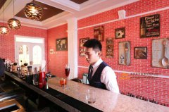 <b>涨姿势了！调酒师原来这么挣钱</b>