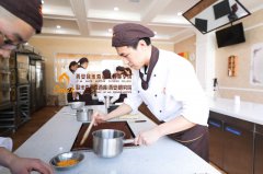 学西点哪个学校好